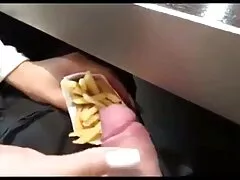 יוריזן בלטראן, זונה שובבה סרטונים של סקס חינם מציגה את הציצים הגדולים שלה